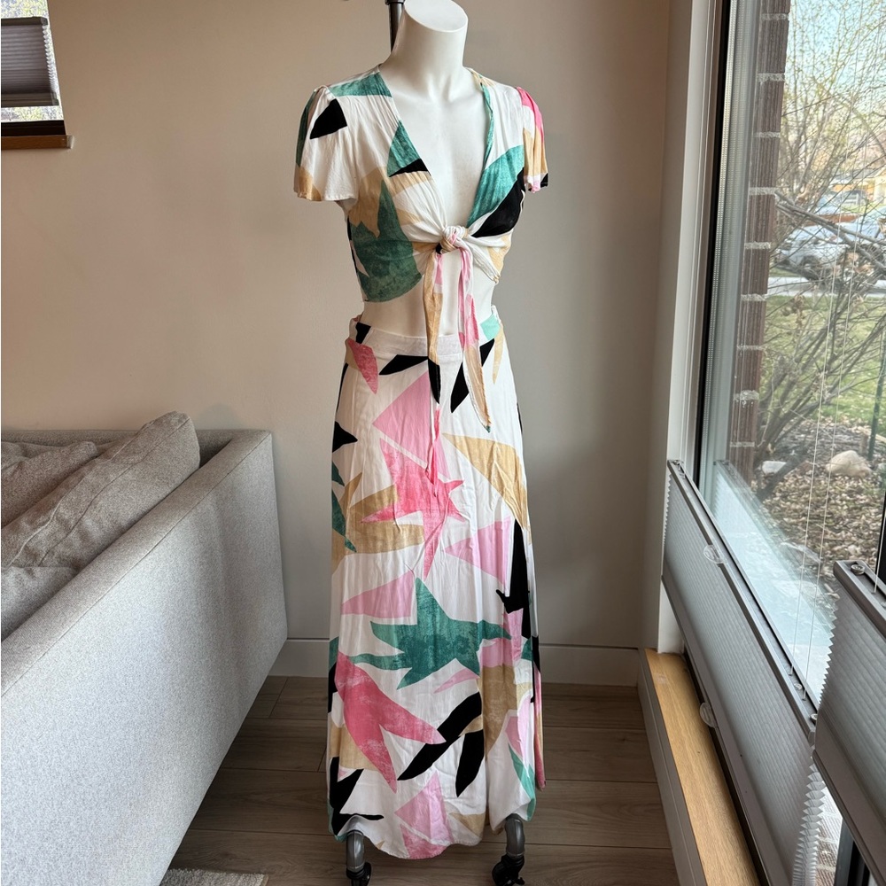 Lulus matching flowy beach set top and skirt